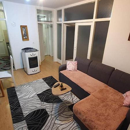 Apartman Dina Bihać Zewnętrze zdjęcie