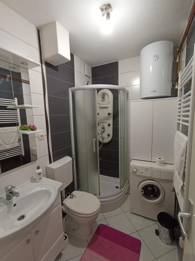Apartman Dina Bihać Zewnętrze zdjęcie