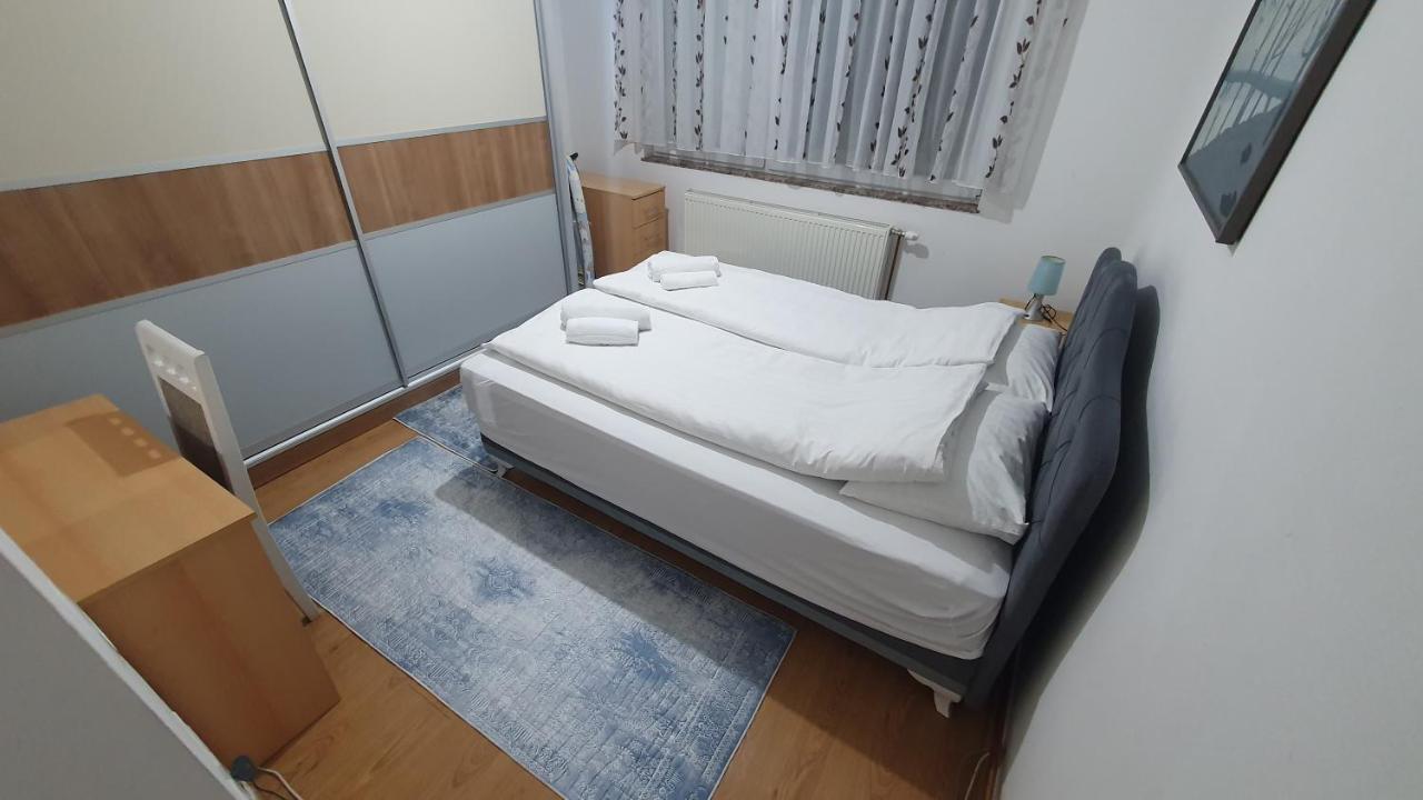 Apartman Dina Bihać Zewnętrze zdjęcie