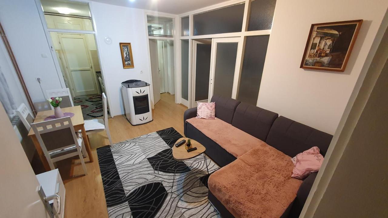 Apartman Dina Bihać Zewnętrze zdjęcie